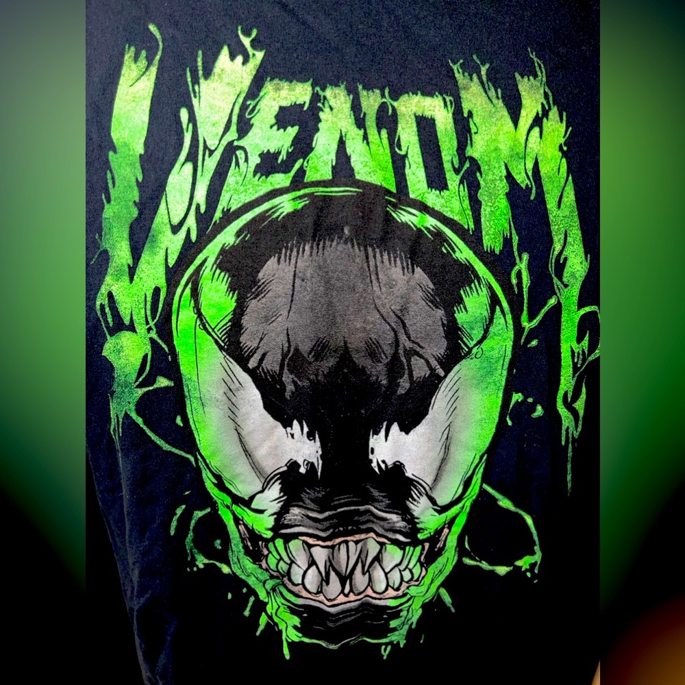 VENOM T-Shirt: Marvel Universe: Spider-Man Villains: Adult 2XL: Comic Books